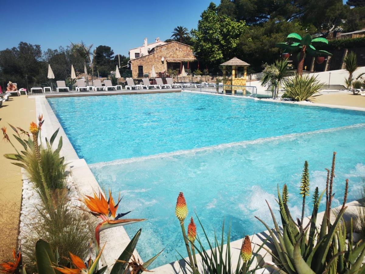 Mobil Home Neuf Camping L Ile Dor Plage St Raphael Avec Piscine Saint-Raphaël Extérieur photo